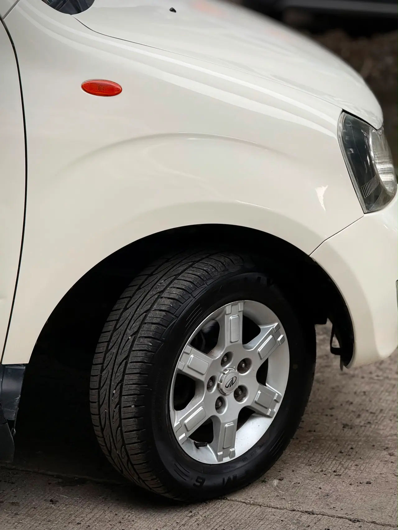 Mahindra Quanto (2014) 10
