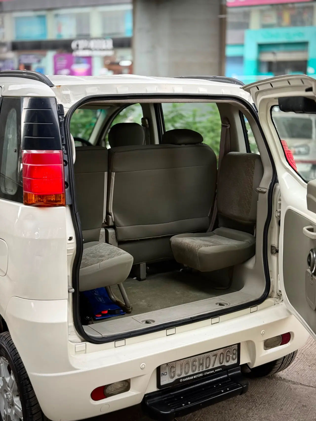 Mahindra Quanto (2014) 15