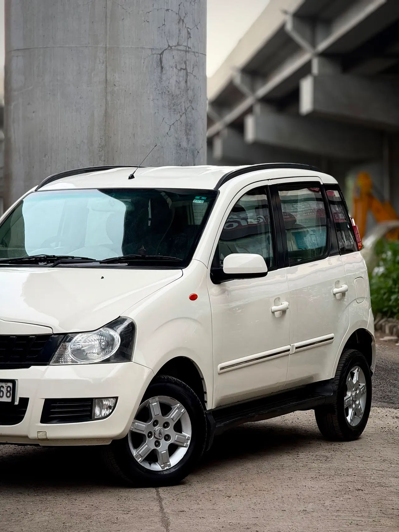 Mahindra Quanto (2014) 24