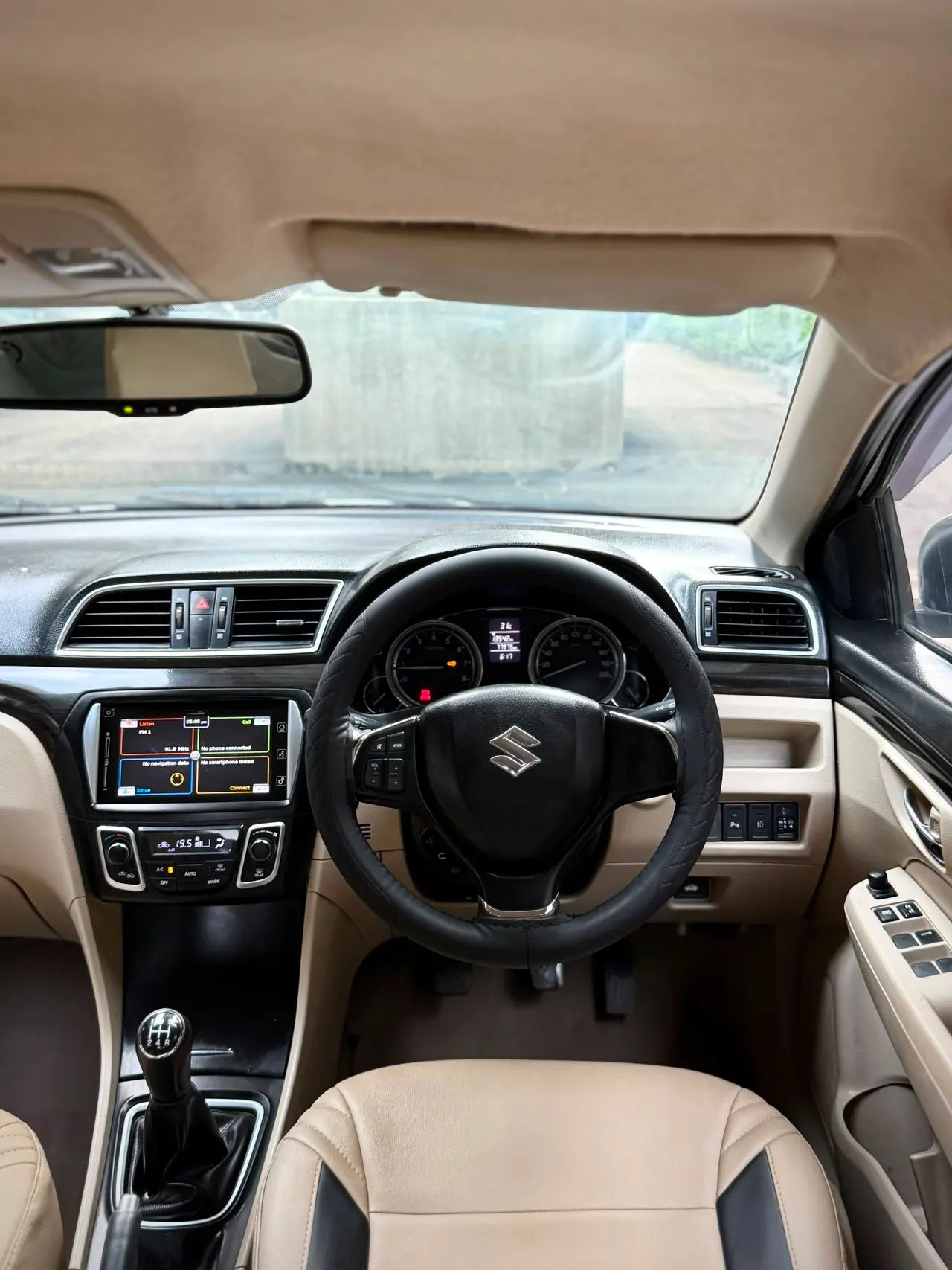 Suzuki Ciaz (2016) 15