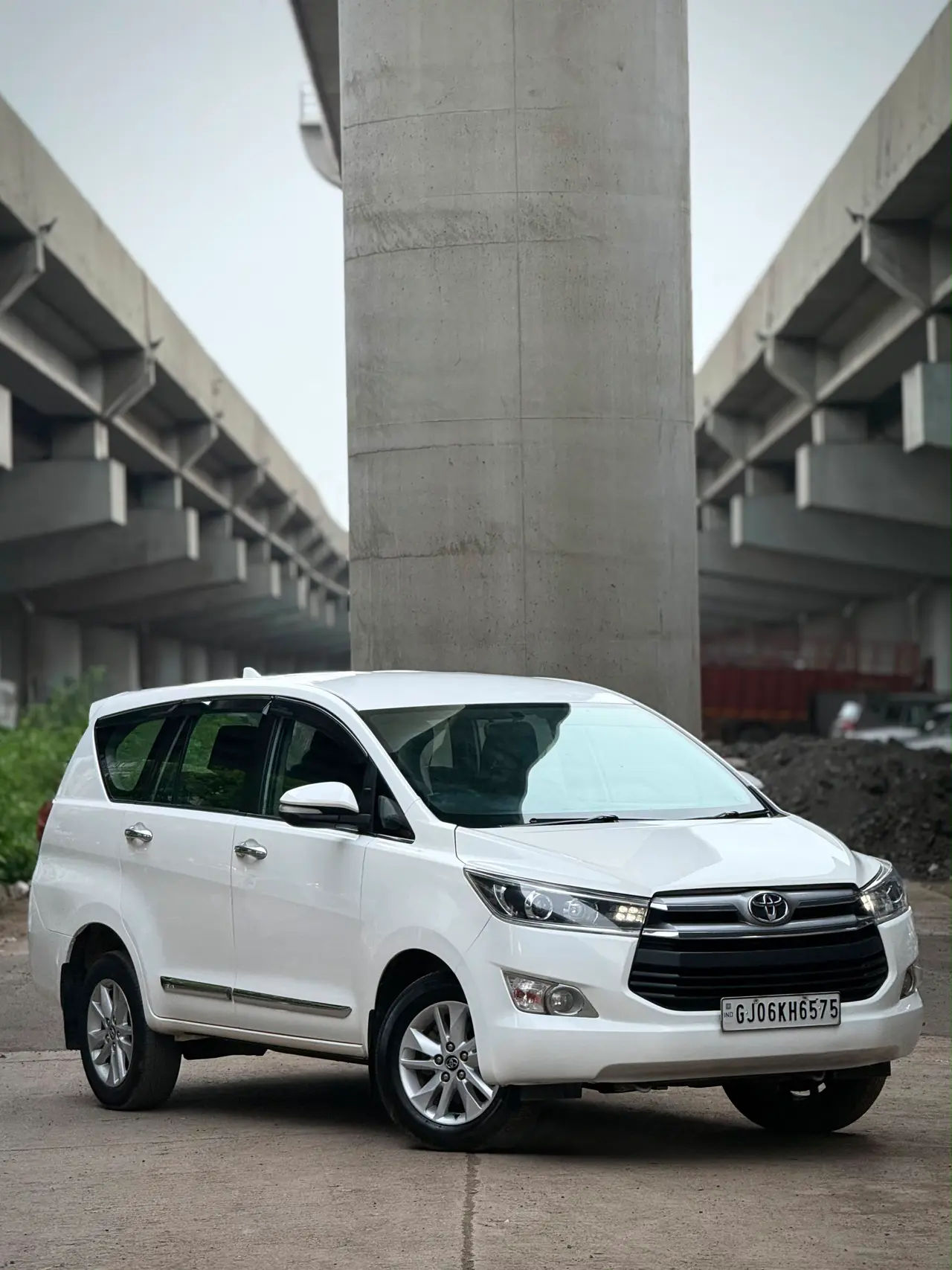 Toyota Innova Crysta (2017) 1