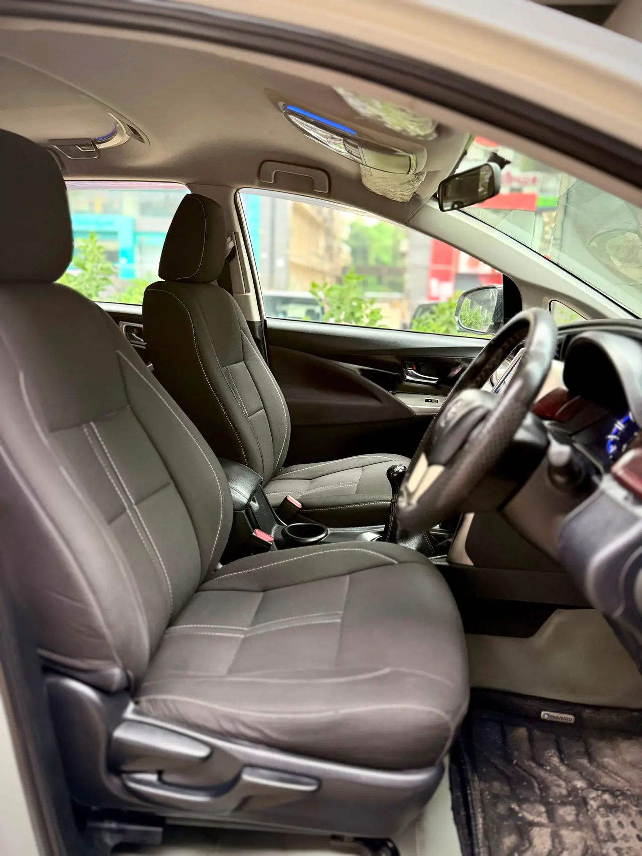 Toyota Innova Crysta (2017) 9