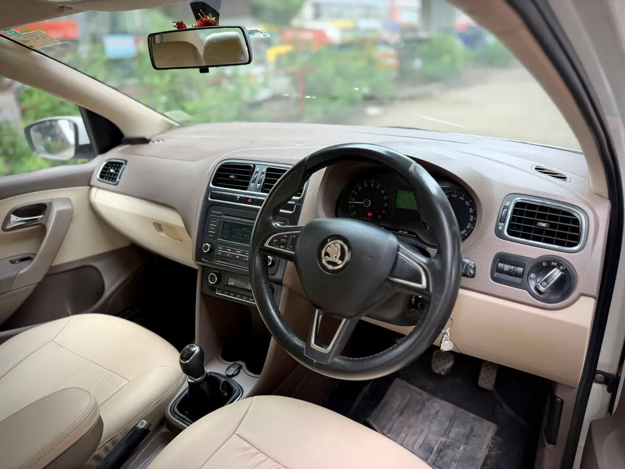 Skoda Rapid (2013) 18