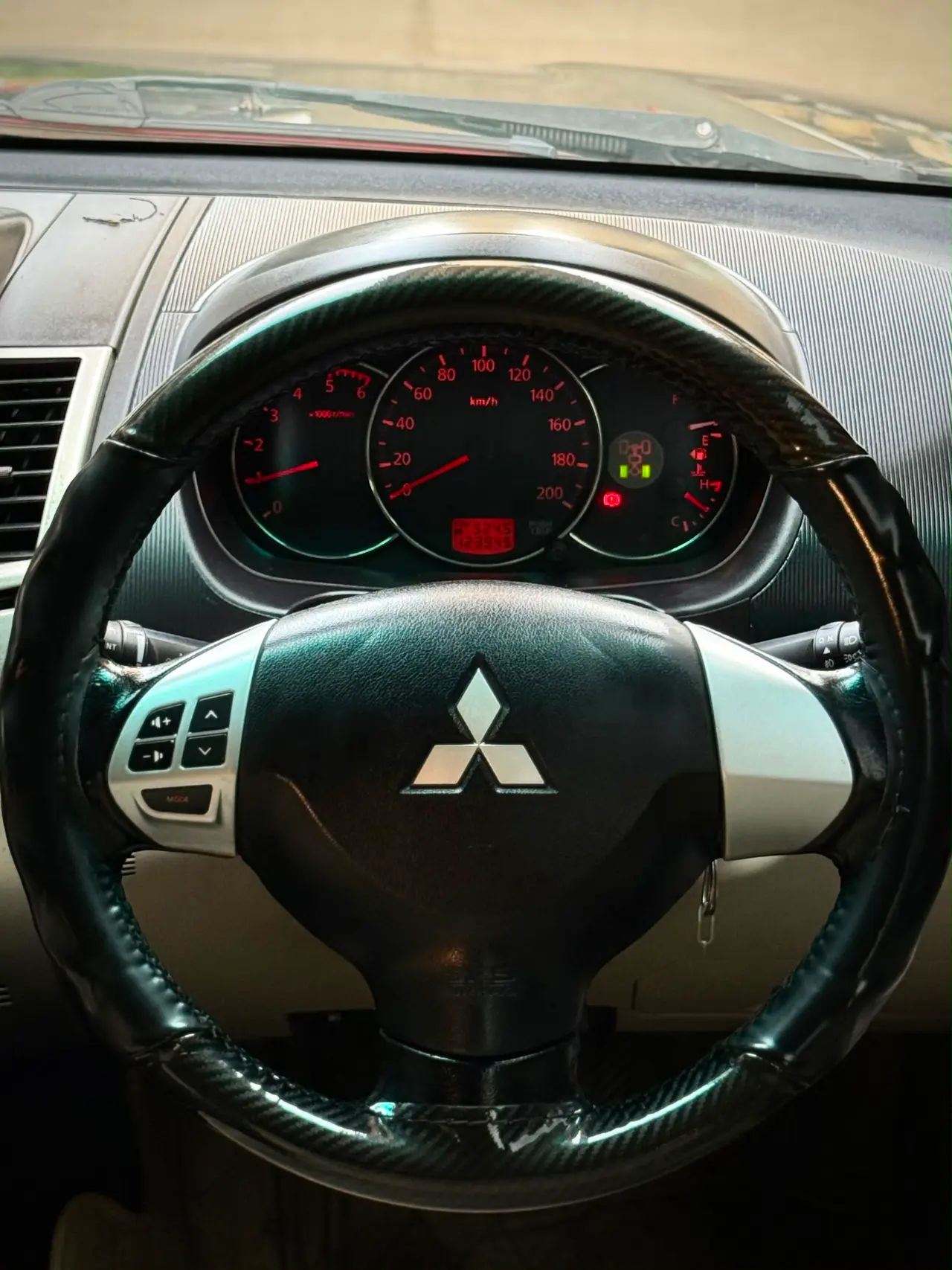 MITSUBISHI PAJERO SPORT (2014) 10