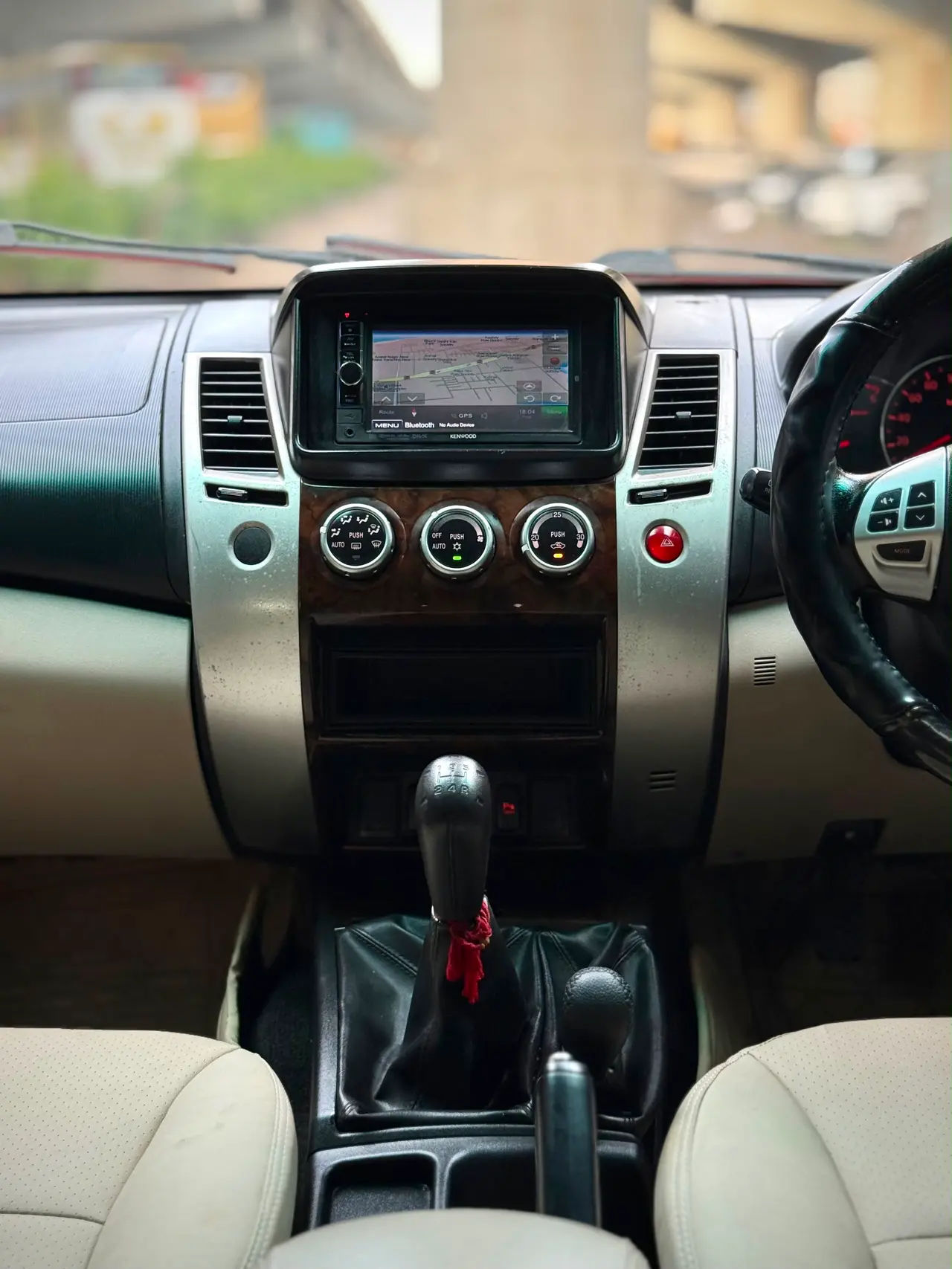 MITSUBISHI PAJERO SPORT (2014) 13