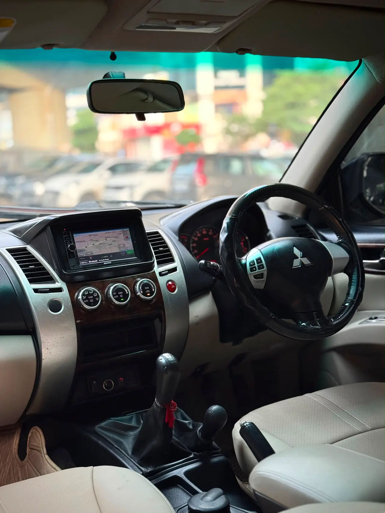 MITSUBISHI PAJERO SPORT (2014) 14