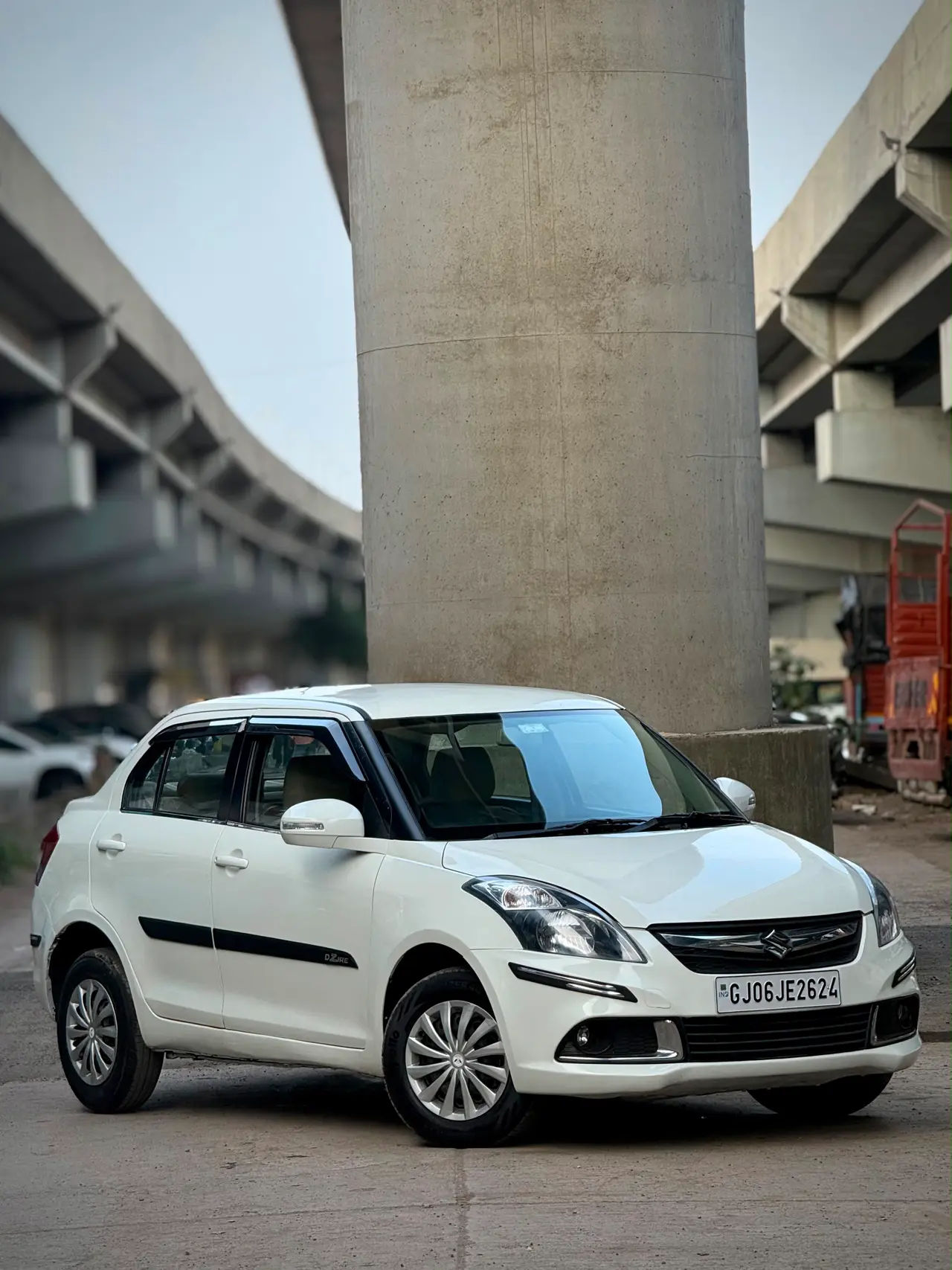 Suzuki DZIRE (2015)