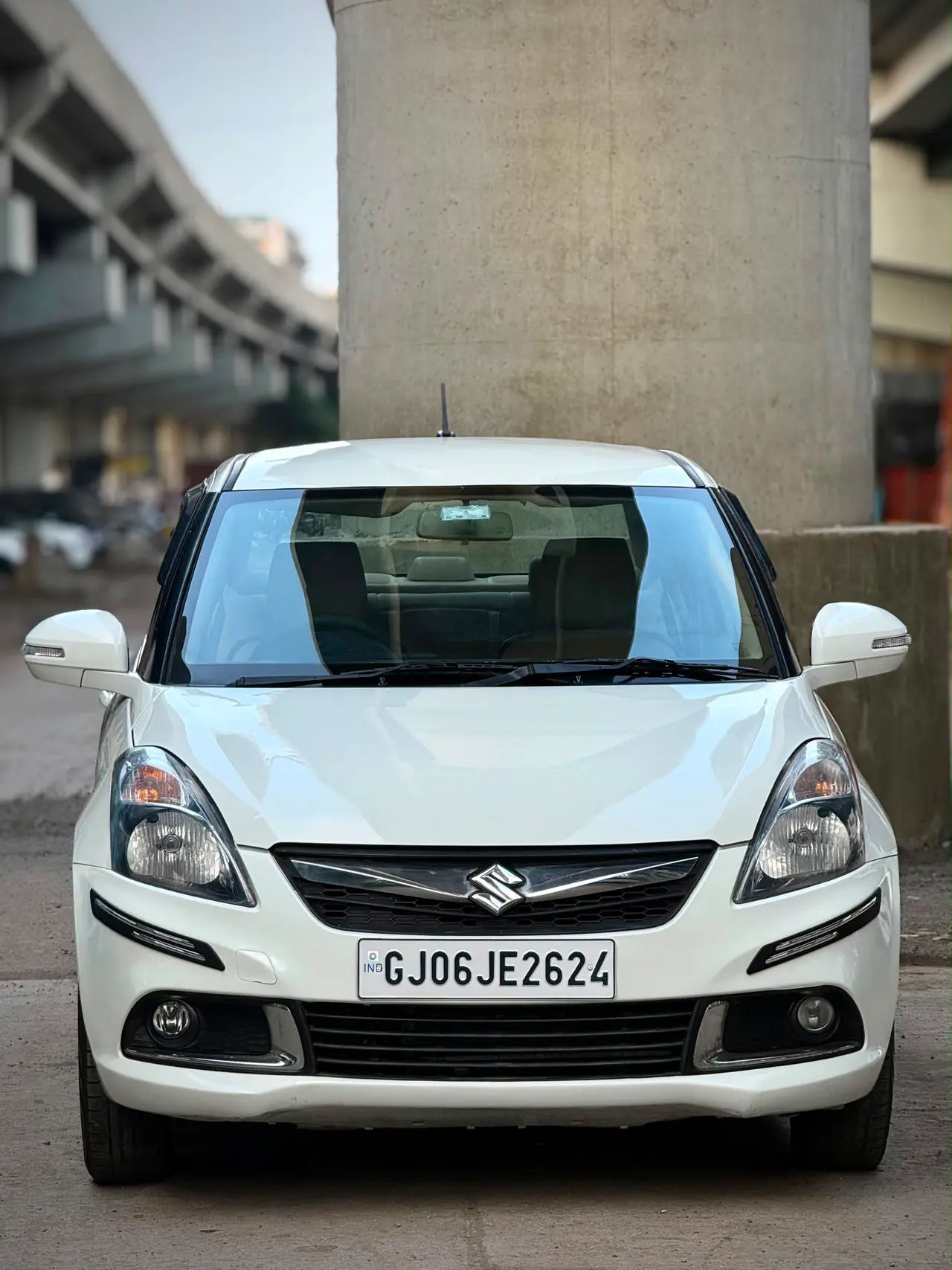 Suzuki DZIRE (2015) 3