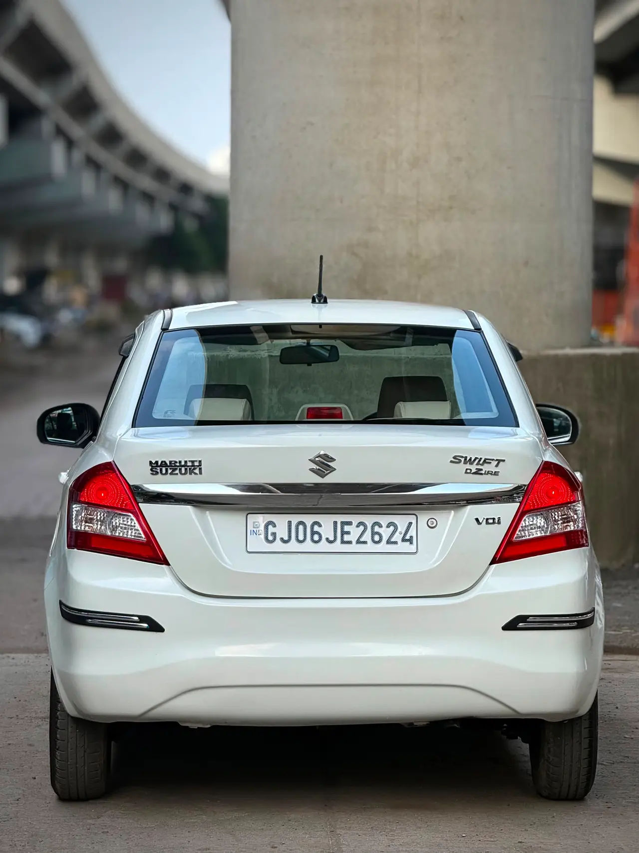 Suzuki DZIRE (2015) 6