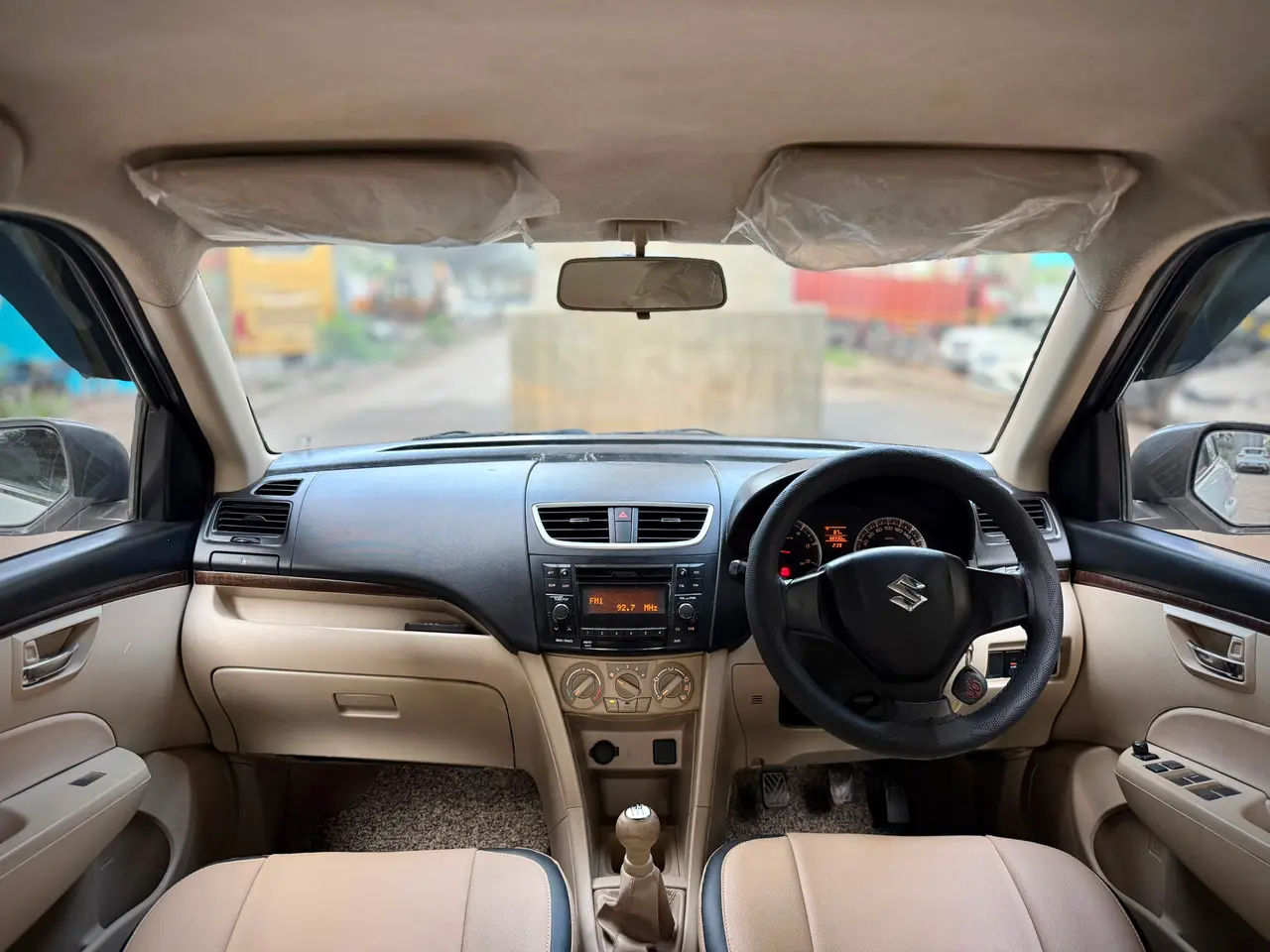 Suzuki DZIRE (2015) 15