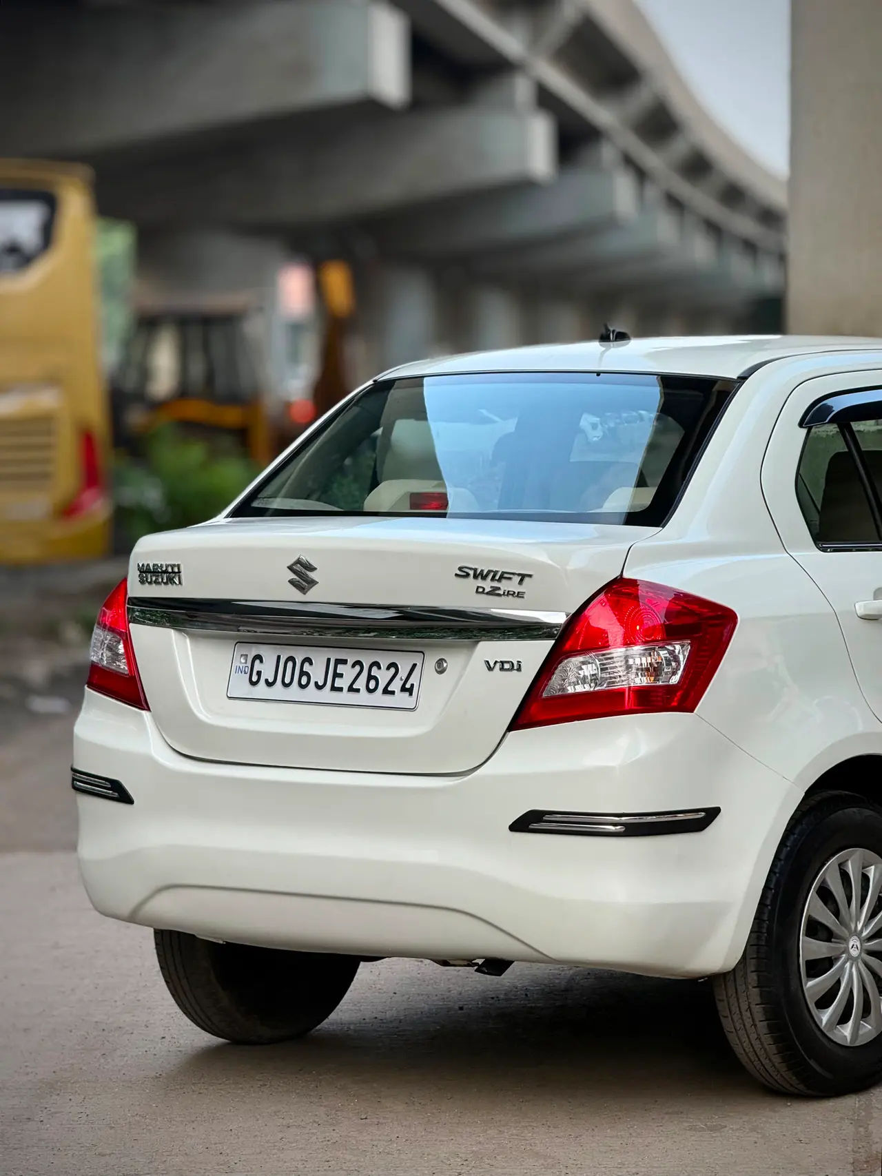 Suzuki DZIRE (2015) 20