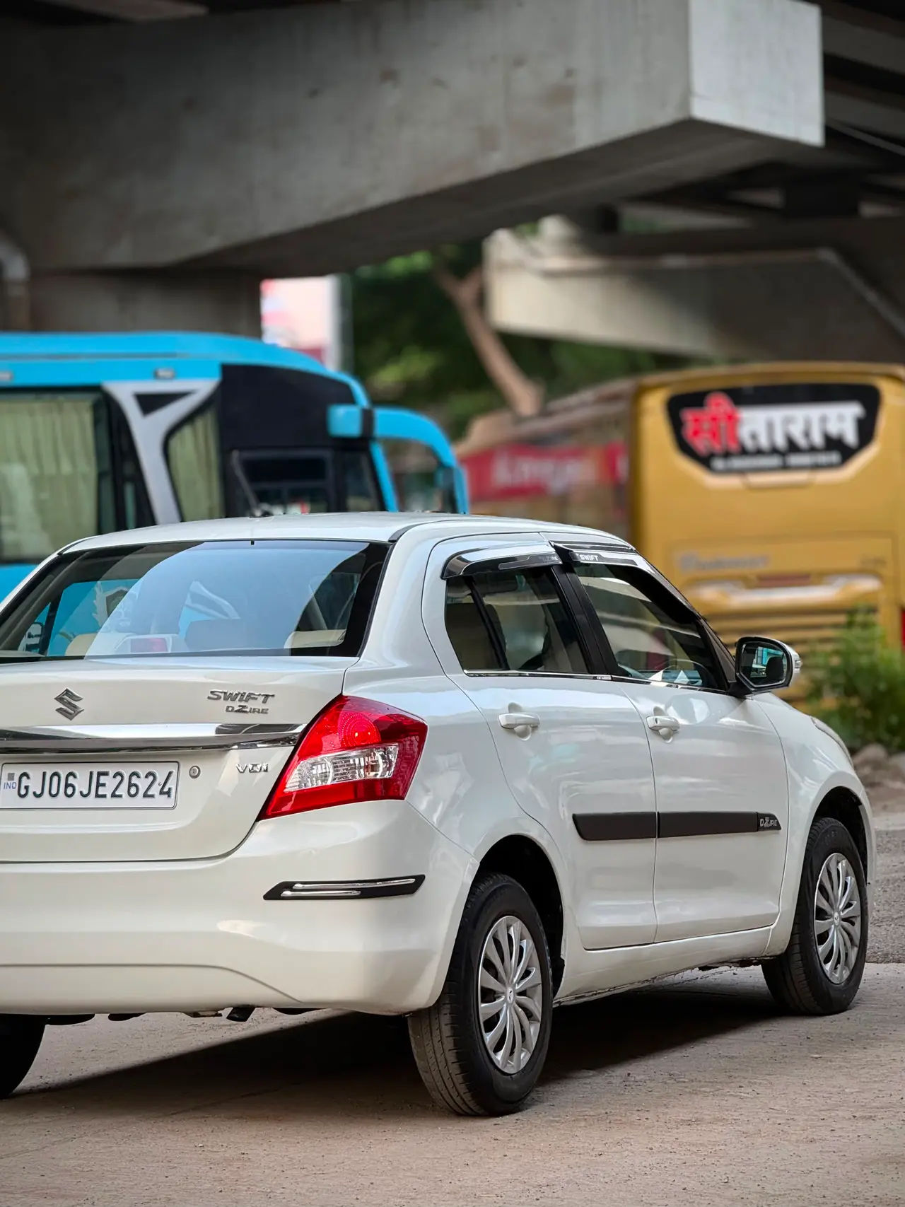 Suzuki DZIRE (2015) 21