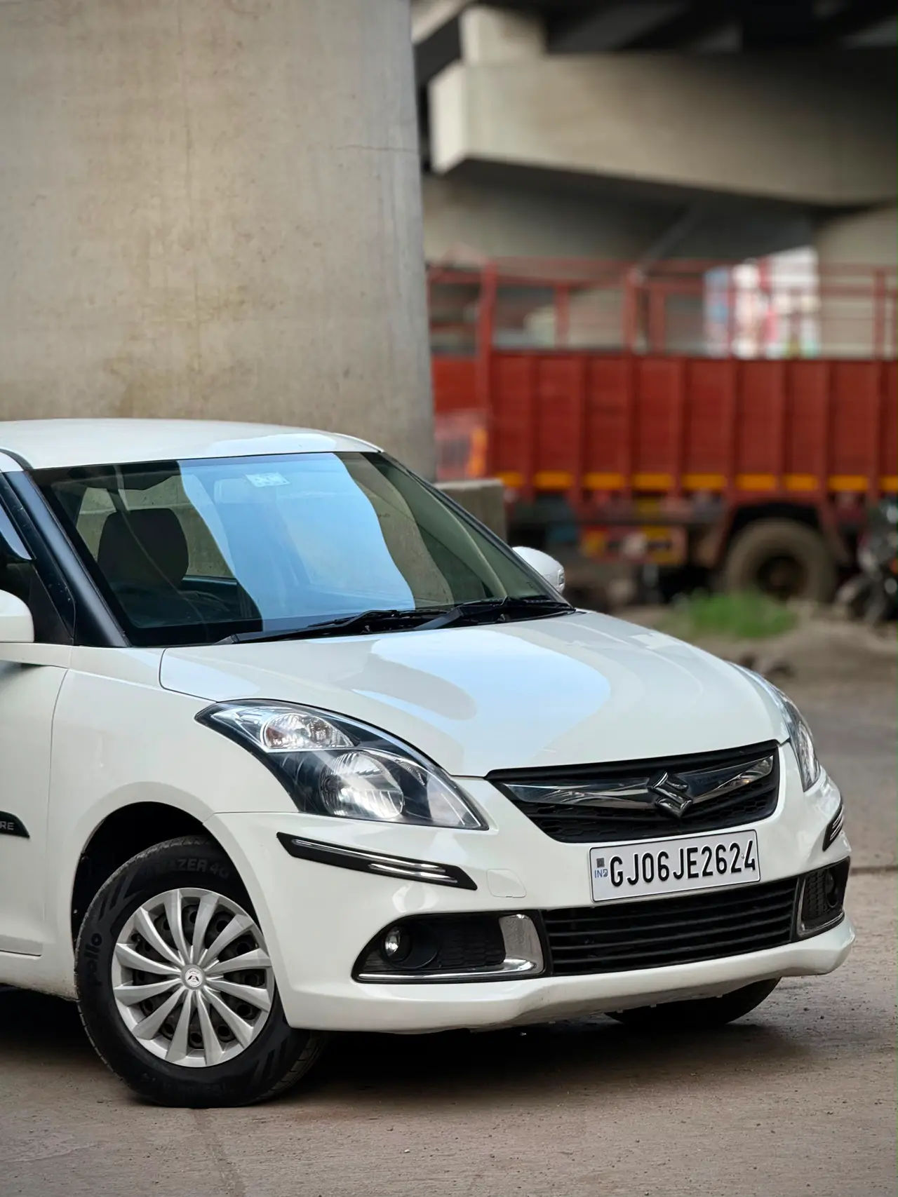 Suzuki DZIRE (2015) 22