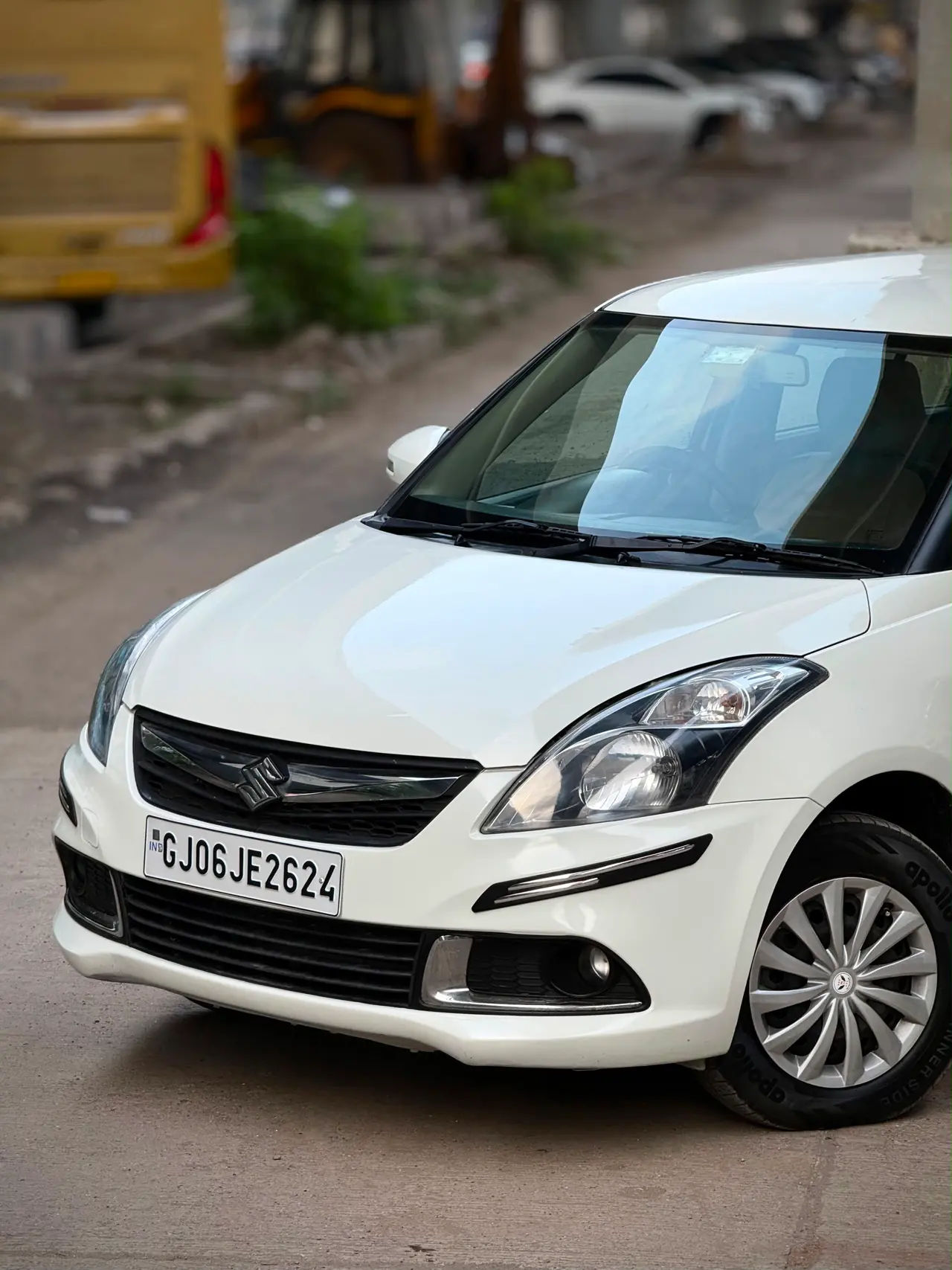 Suzuki DZIRE (2015) 23