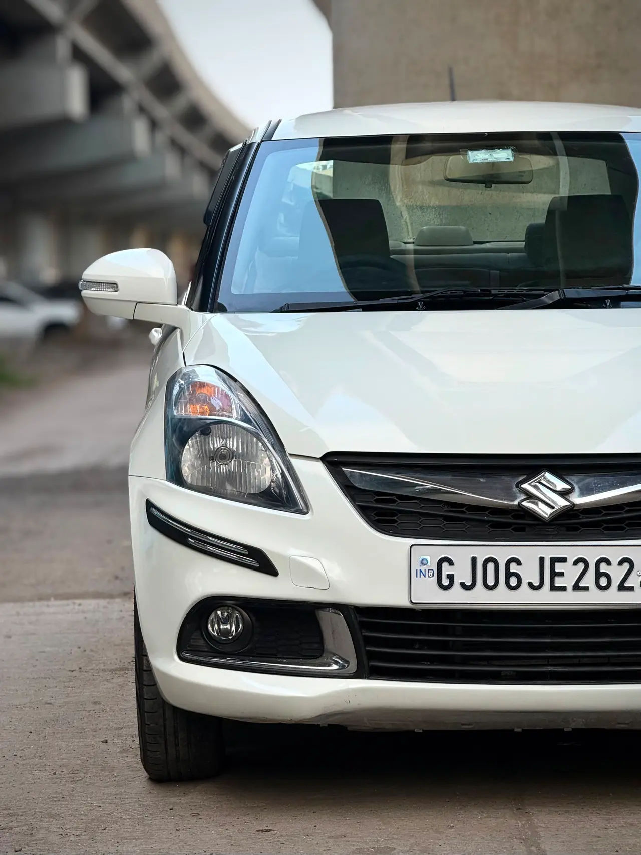 Suzuki DZIRE (2015) 25