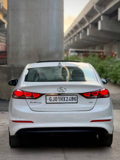 Hyundai ELANTRA (2018) 5