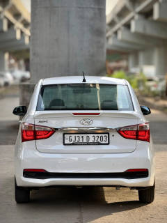 Hyundai Xcent (2018) 6