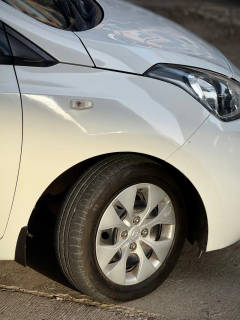 Hyundai Xcent (2018) 10