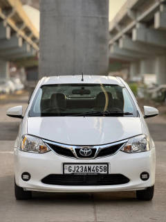 Toyota Etios (2015) 3
