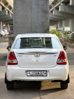 Toyota Etios (2015) 6