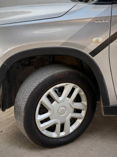 Suzuki Vitara Brezza (2018) 10