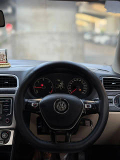 Volkswagen Polo (2016) 9