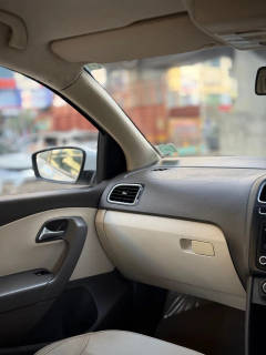 Volkswagen Vento (2012) 10