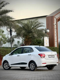 Hyundai Xcent (2017) 4