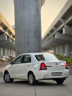 Toyota Etios (2017) 4