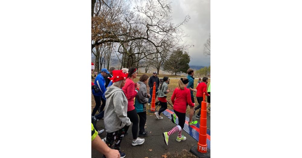 Cove Lake Christmas Dash