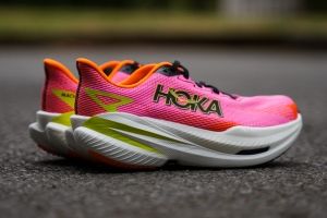 Fleet Feet | Hoka MachX 4x400 Challenge