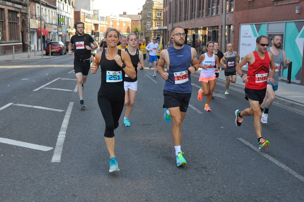 RunThrough Altrincham 10k 2024 Apuama