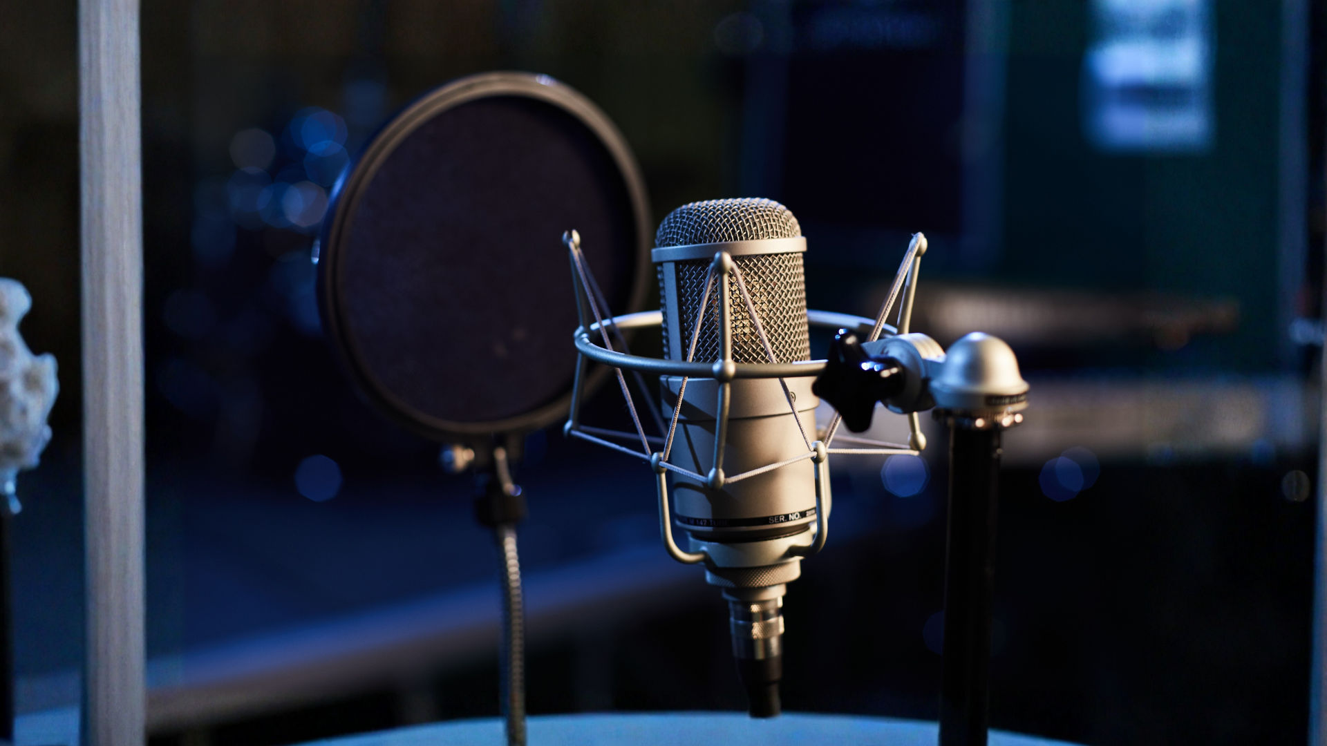 Image of a podcast microphone