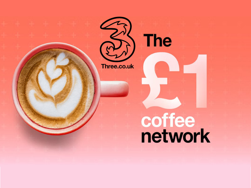 Tazza di caffè con latte art accanto al testo “The £1 Coffee Network.”