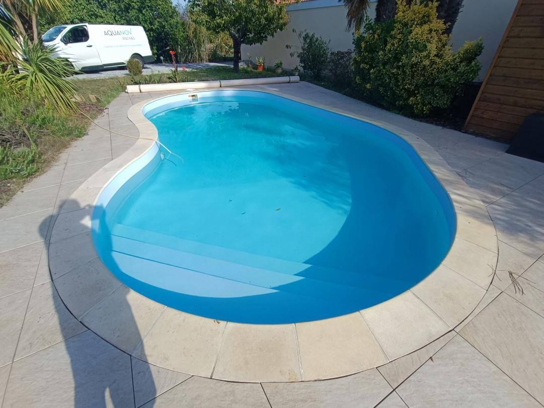 Piscine forme libre, construction piscine Gironde - Aquanov