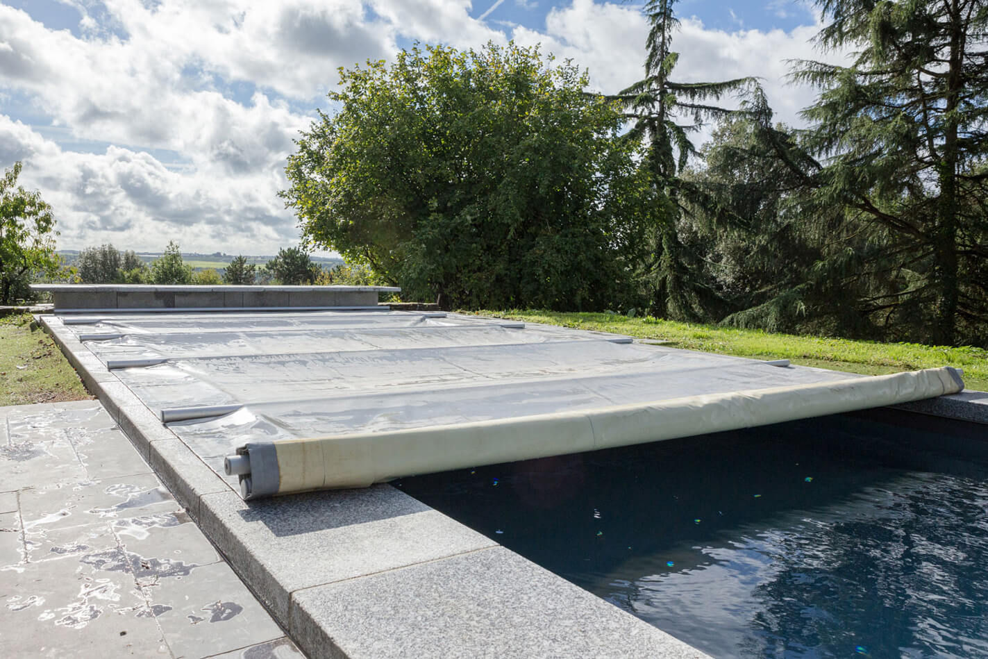 Sécurité piscine - Alarme, barrière, couverture à barres