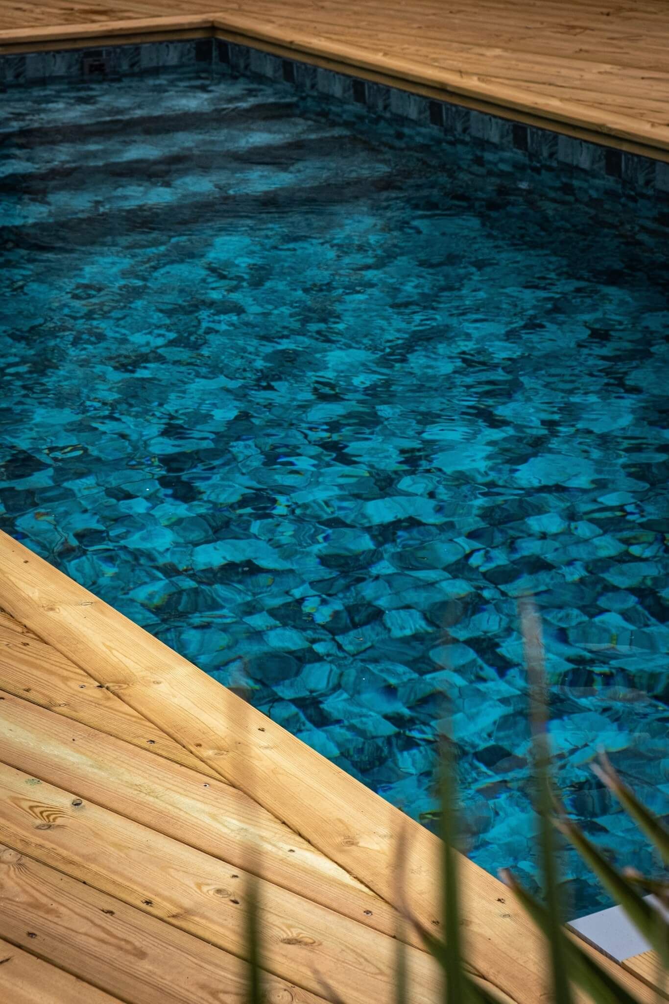 Piscine en pointe de diamant