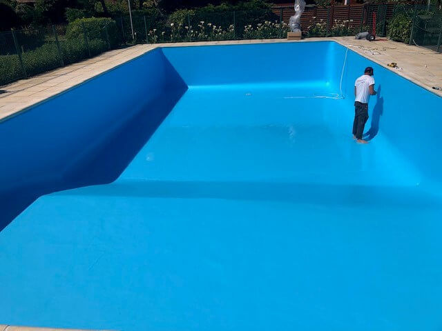Finitions piscine : guide comparatif et conseils d’expert - Aquanov
