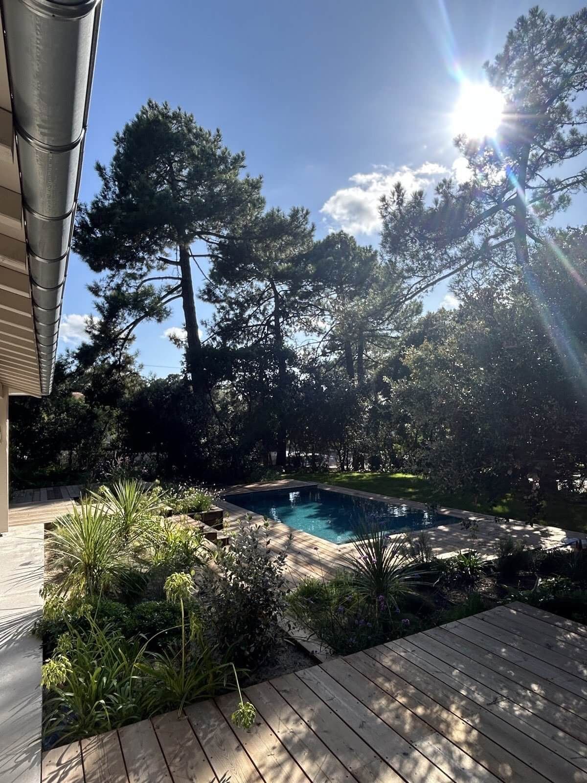 spécialiste en construction de piscine miroir en gironde