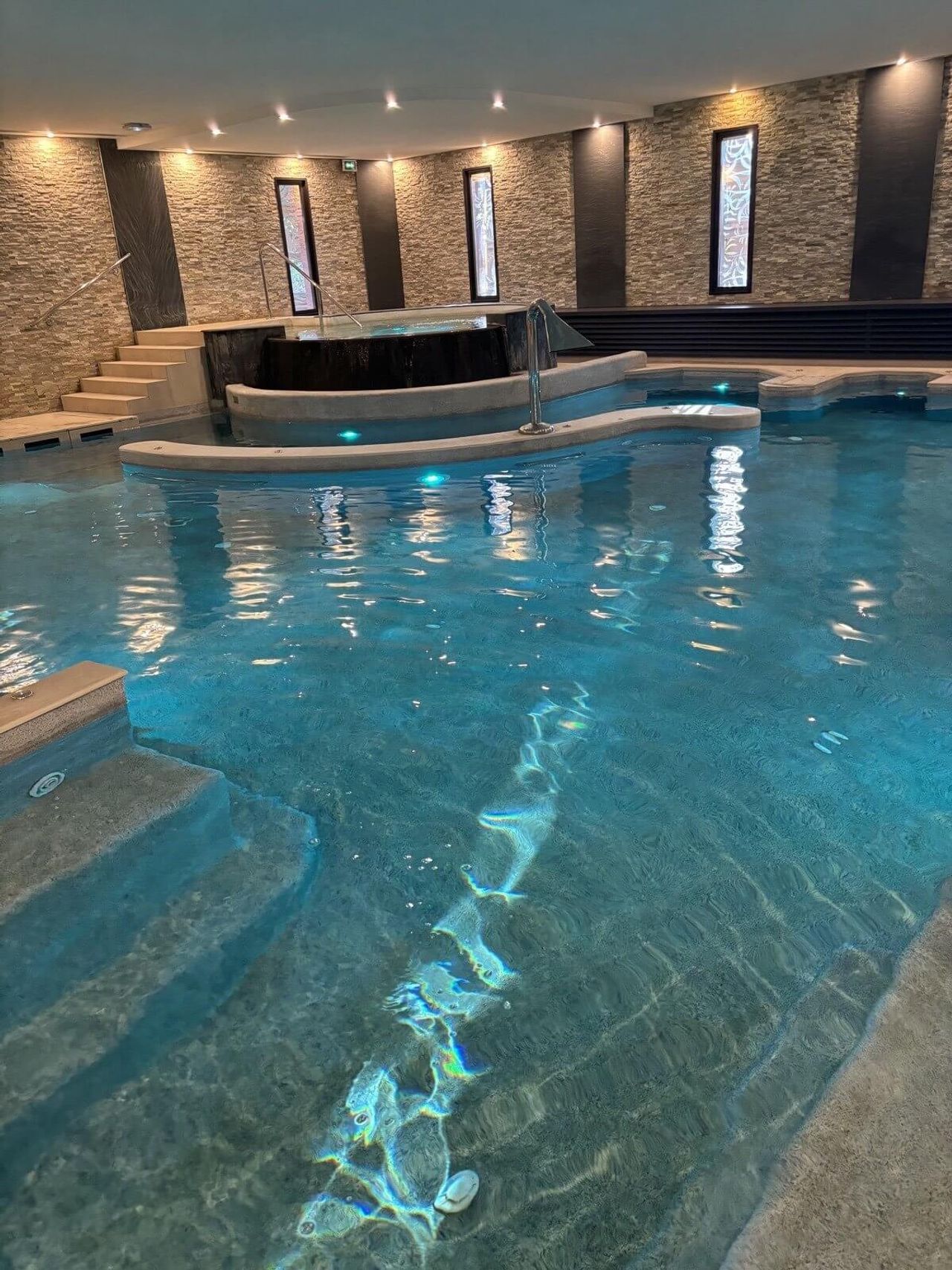 piscine intérieure Gironde | Construction sur Mesure - Aquanov
