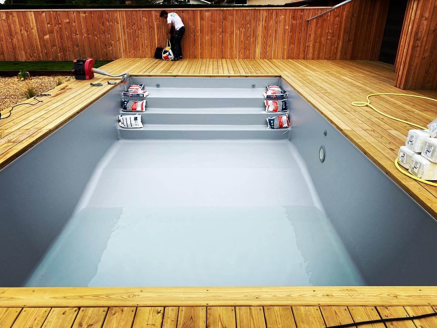 pose liner piscine : technique de pose