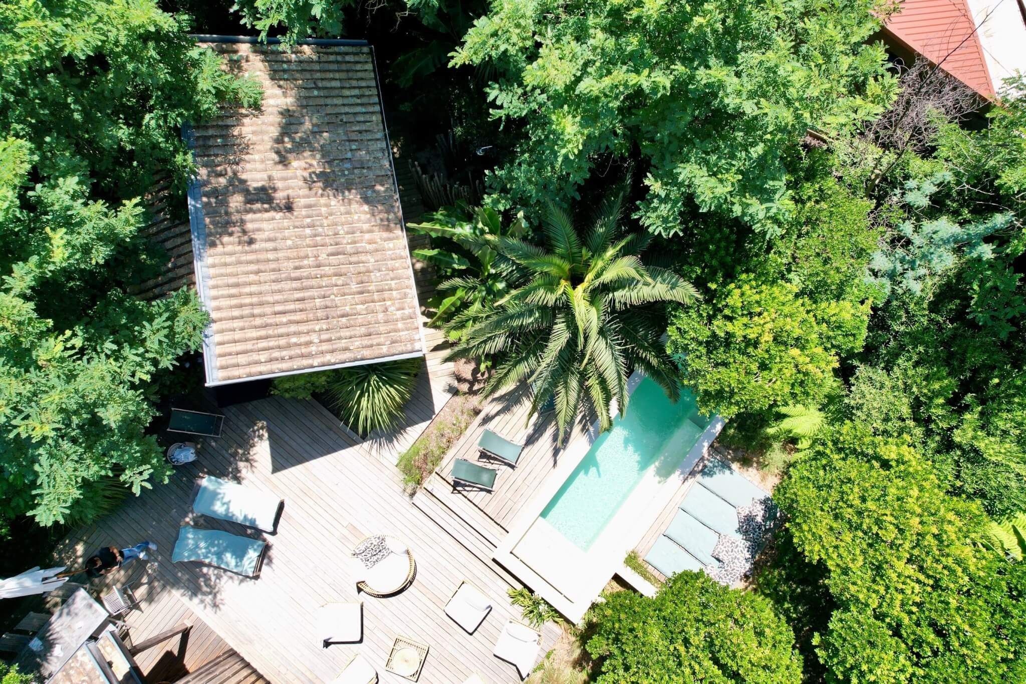 construire une piscine dans un petit jardin c'est possible avec Aquanov!