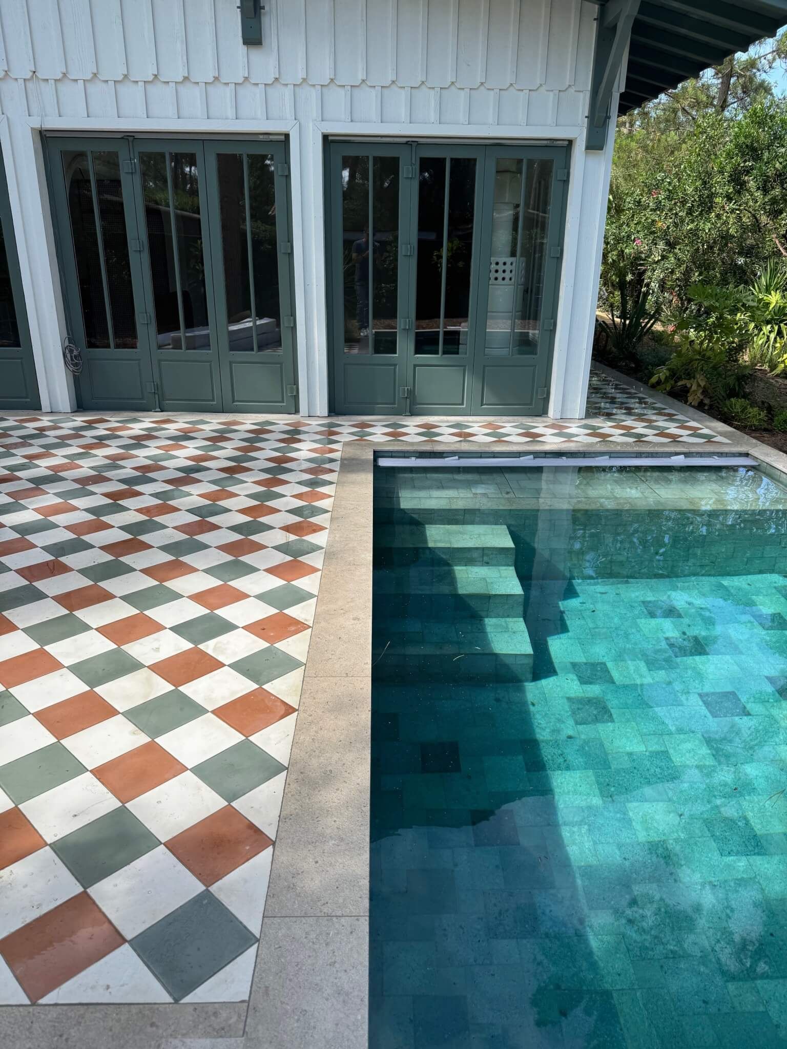 conception et construction de piscines sur mesure. Aquanov est le spécialiste en Gironde