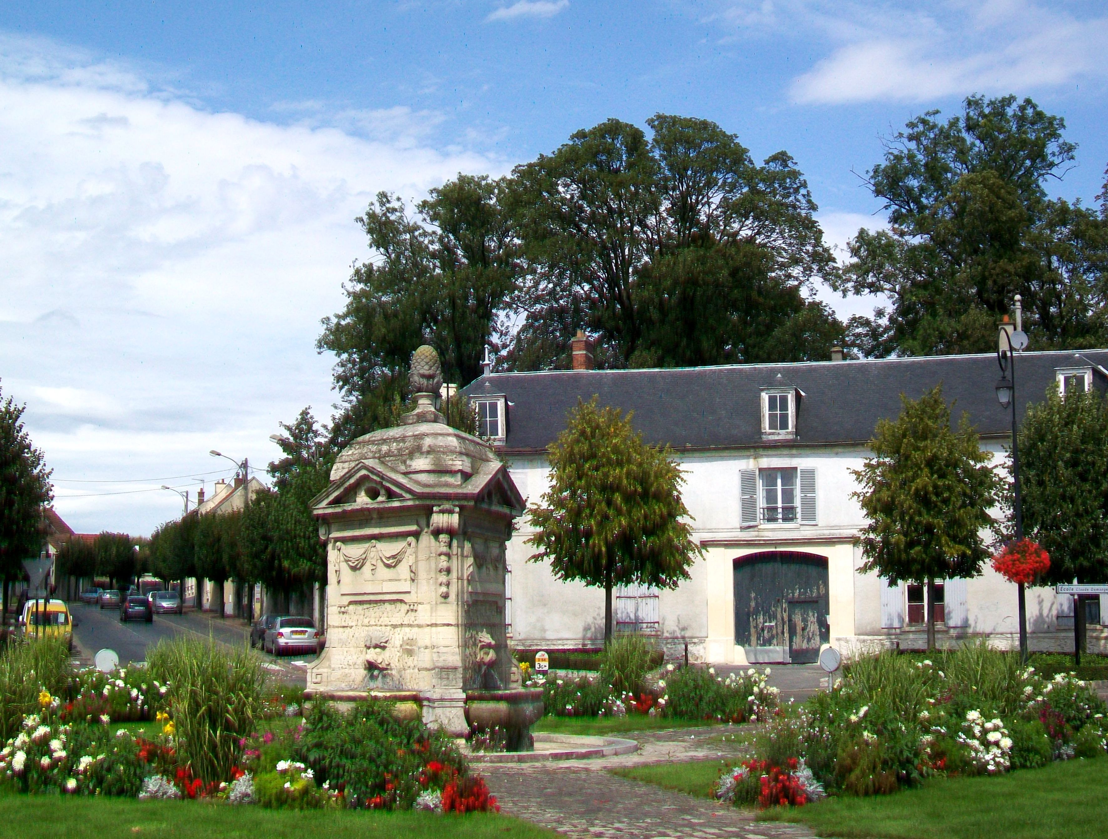 Arnouville Lès Gonesse Mairie - Fenetre - Fenetre De Toit