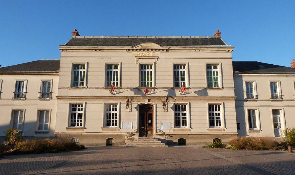 Bessancourt Mairie - Fenetre - Fenetre De Toit
