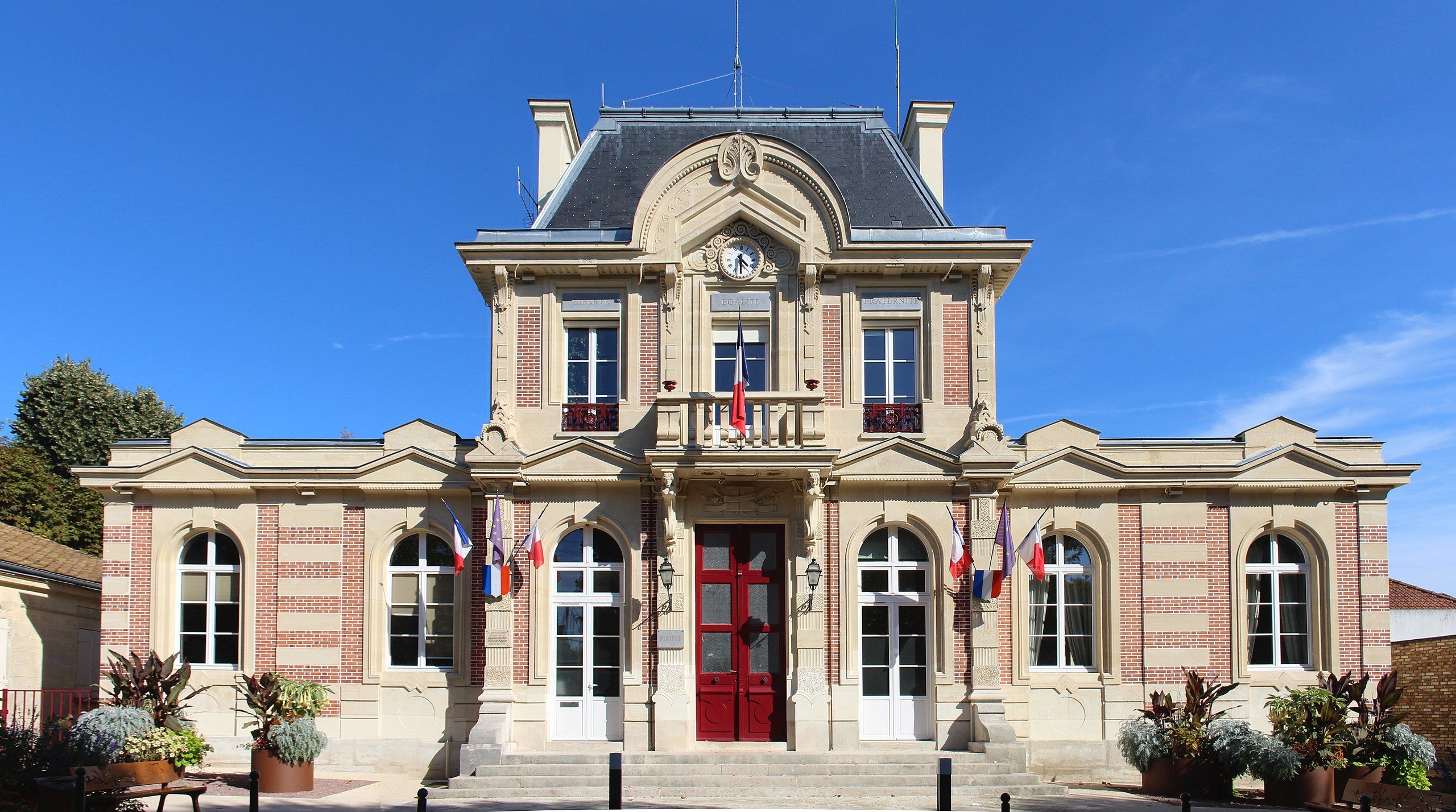 Boissy Saint Leger Mairie - Fenetre - Fenetre De Toit