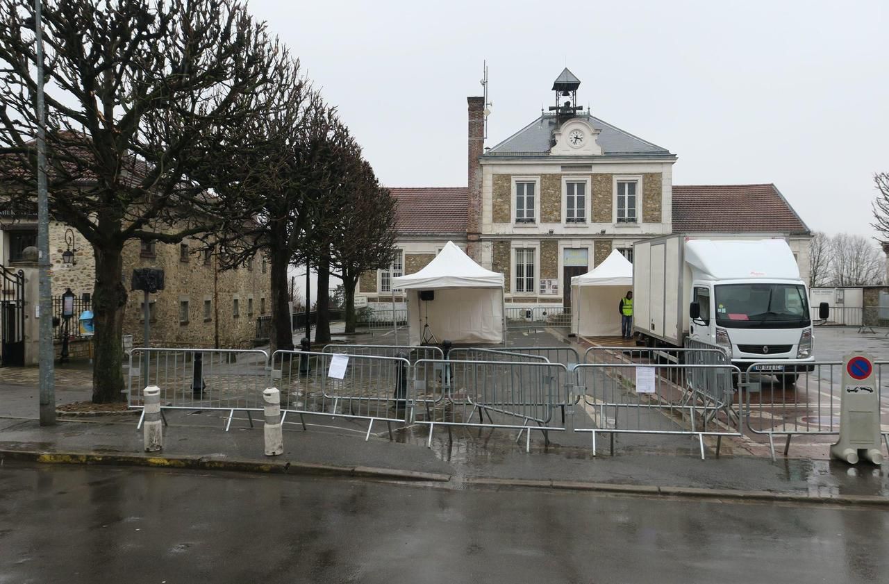 Chennevieres Sur Marne Mairie - Fenetre - Fenetre De Toit
