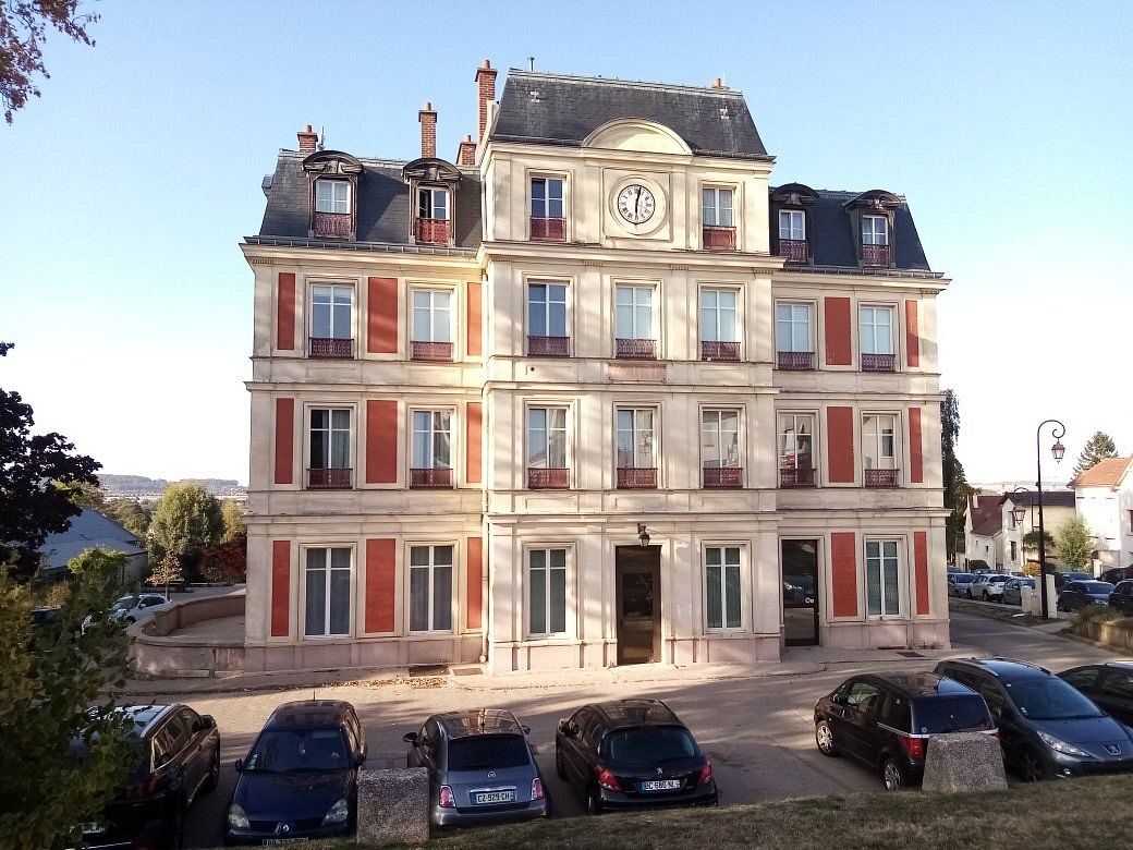 Domont Mairie - Fenetre - Fenetre De Toit