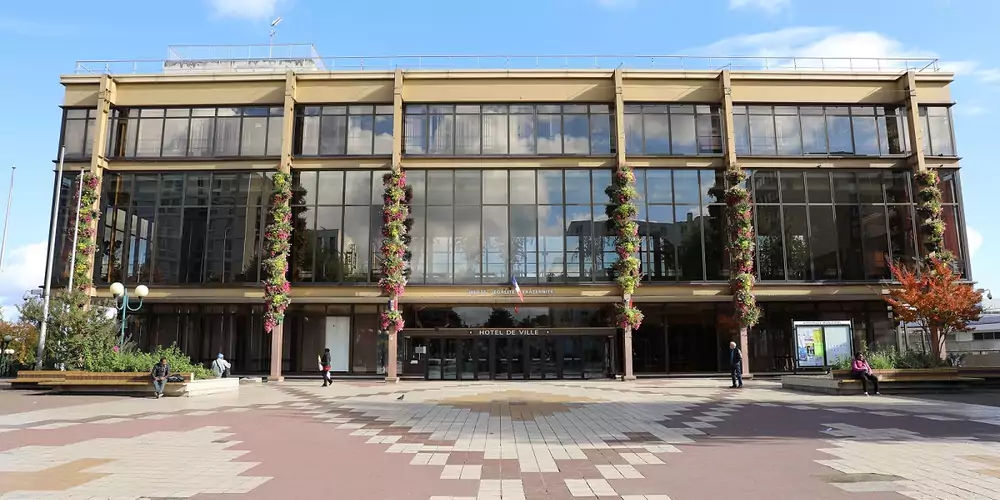 Garges Lès Gonesse Mairie - Fenetre - Fenetre De Toit