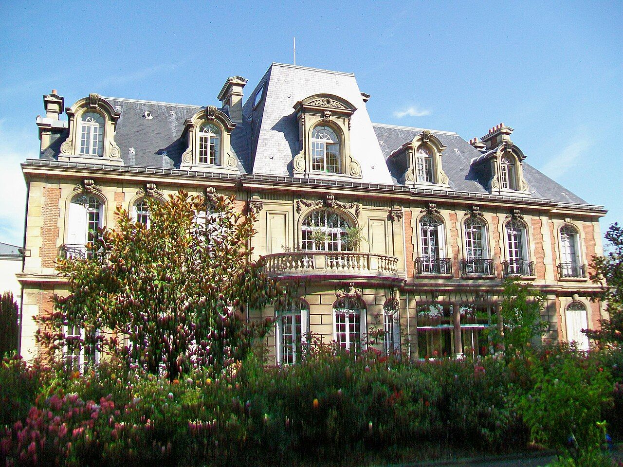 Gonesse Mairie - Fenetre - Fenetre De Toit